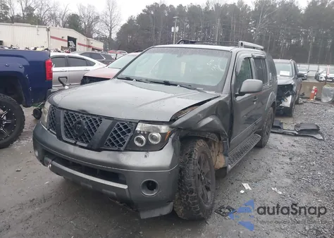 2005 Nissan Pathfinder Le/Se/Xe z USA, uszkodzony, nr VIN 5N1AR18U85C785604